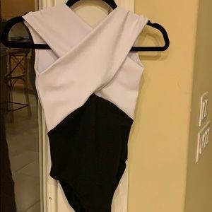 5 dance black and white cross front Leo